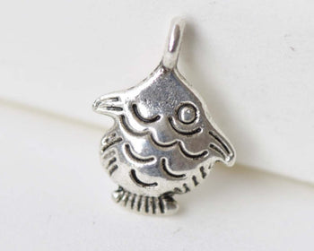 20 pcs Antique Silver Tiny Fish Charms 11x15mm A8674