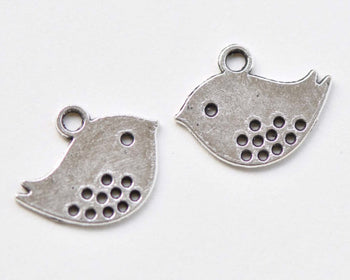 20 pcs Antique Silver Flat Baby Bird Sparrow Charms A8647