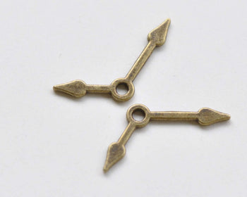 20 pcs Antique Bronze Clock Hands Charms 15x28mm A8667