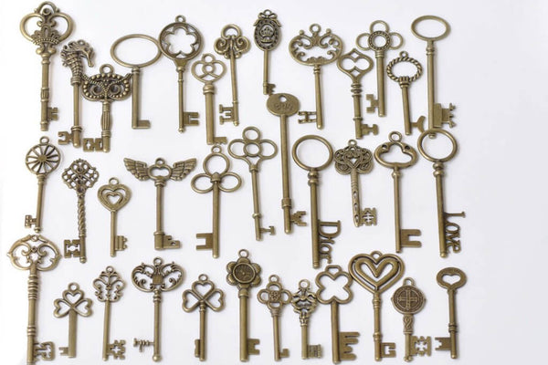 Antique Bronze Skeleton Key Charms Pendants Assorted Set of 36 A8786