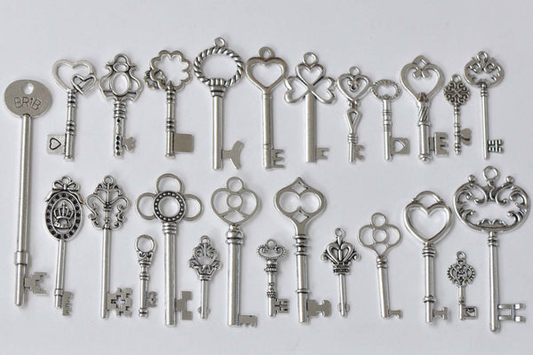 Antique Bronze Skeleton Key Charms Pendants Assorted Set of 69 A8785