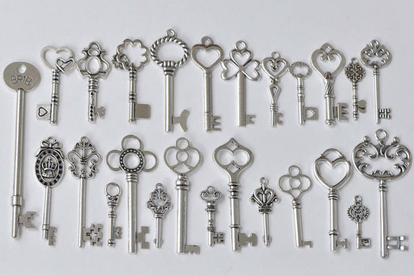Antique Silver Skeleton Key Charms Pendants Assorted Set of 25 A8788