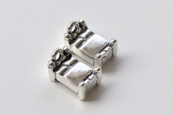 10 pcs Antique Silver Bedroom Bed Charms Pendants 8x13mm A2282