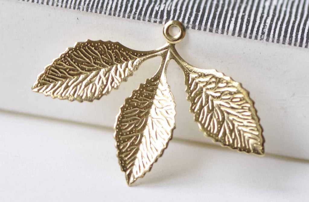 20 pcs Raw Brass Three Leaf Branch Stamping Embellishments A8968