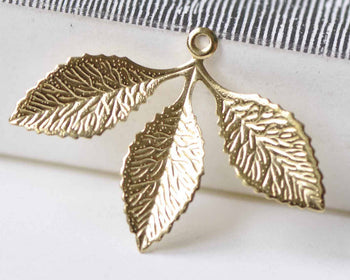 20 pcs Raw Brass Three Leaf Branch Stamping Embellishments A8968