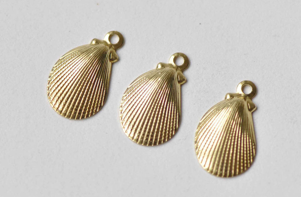 50 pcs Raw Brass Tiny Scallop Shell Charms Stamping Embellishments A8977
