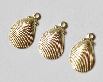 50 pcs Raw Brass Tiny Scallop Shell Charms Stamping Embellishments A8977