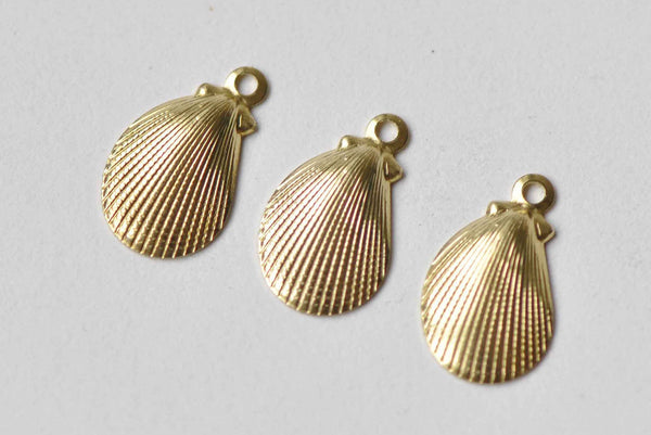 50 pcs Raw Brass Tiny Scallop Shell Charms Stamping Embellishments A8977