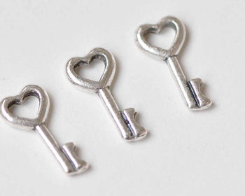 20 pcs Antique Silver Heart Key Charms  7x15mm  A9000
