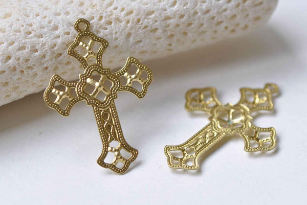 20 pcs Raw Brass Filigree Cross Charms Stamping Embellishments A8963