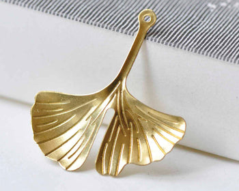 10 pcs Raw Brass Gingko Gingkgo Leaf Pendants Embellishments A9039