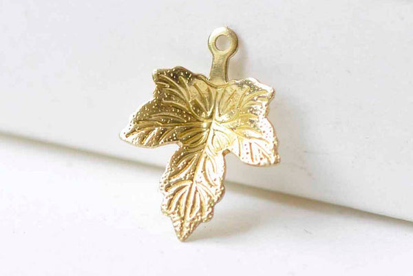 20 pcs Raw Brass Maple Leaf Stamping Embellishments A9048