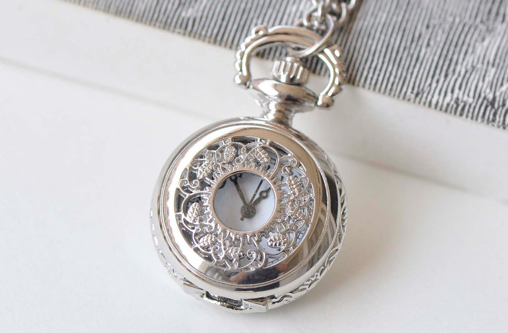 1 PC Platinum Silvery Gray Leaf Cover Pocket Watch Necklace A4326