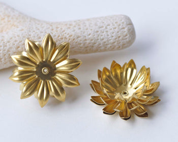 6 pcs Raw Brass Lotus Flower Beads Stamping Embellishments A510