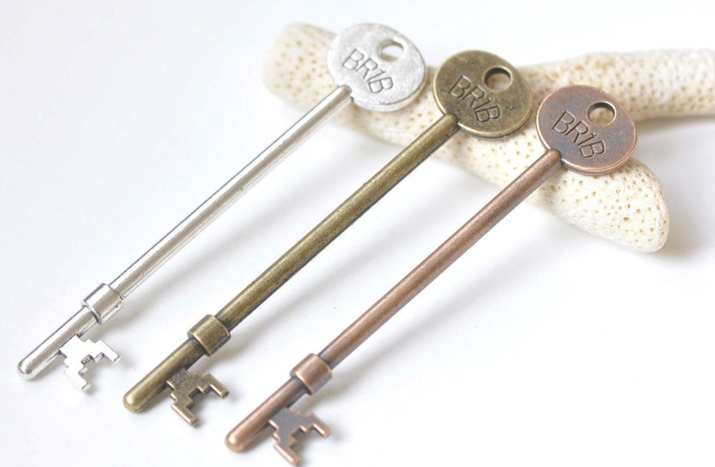 Antique Bronze/Copper/Silver Key Pendants Charms HEAVY Set of 5