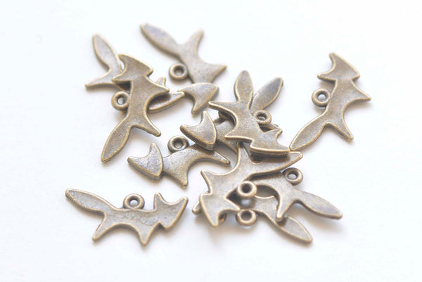 30 pcs Antique Bronze Small Fox Animal Charms 10x20mm A6358