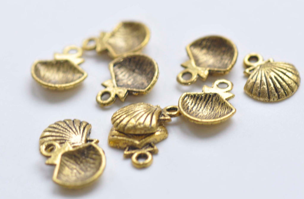 Antique Gold Scallop Sea Shell Charms 11x14mm Set of 20 A1960