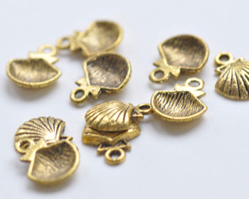 Antique Gold Scallop Sea Shell Charms 11x14mm Set of 20 A1960