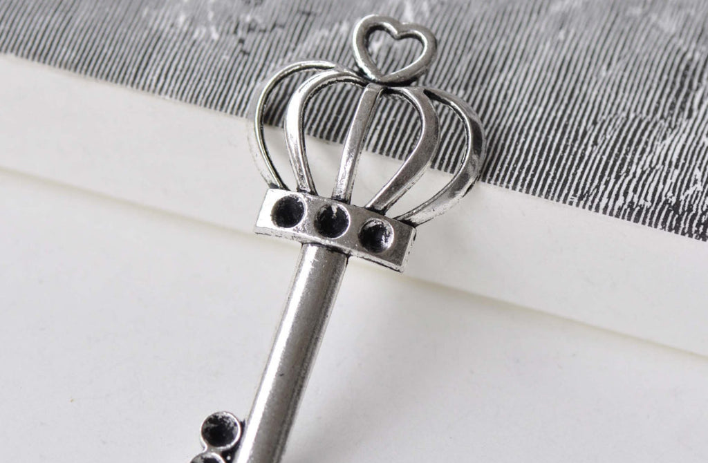 10 pcs Antique Silver Heart Crown Skeleton Key Charms Pendants A7927