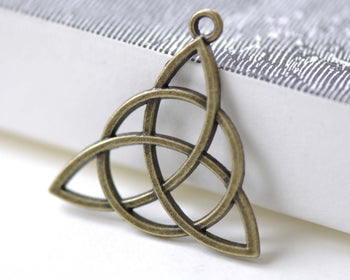 Antique Bronze Celtic Knot Trinity Knot Charms Set of 20 A8000