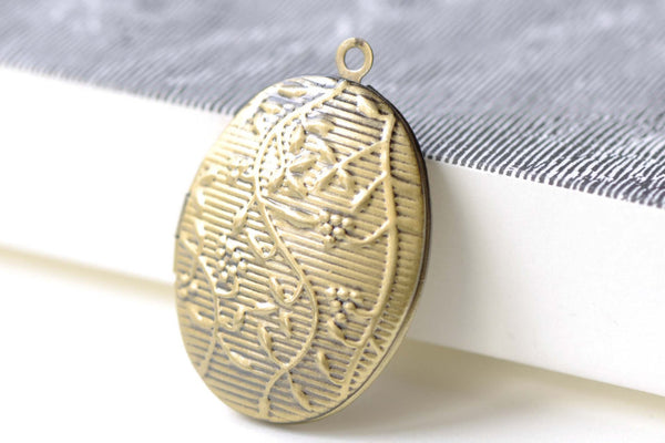 4 pcs Picture Locket Striped Grape Leaf Branch Oval Photo Locket A8042