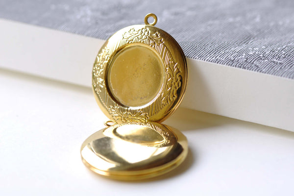 Anti Tarnish 16K Gold Photo Locket 20mm Cabochon Set of 2 A8110