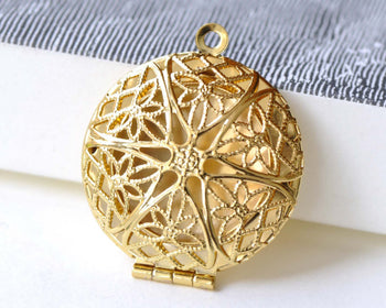 Anti Tarnish 16K Gold Filigree Flower Photo Locket Set of 5 A8150
