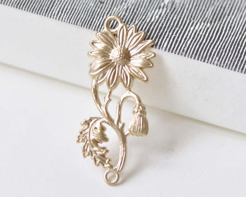 4 pcs Light Gold Daisy Flower Connector Charms Embellishments A8513